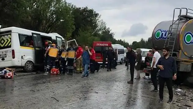 Balıkesir'de feci kaza: 7 ölü 14 yaralı