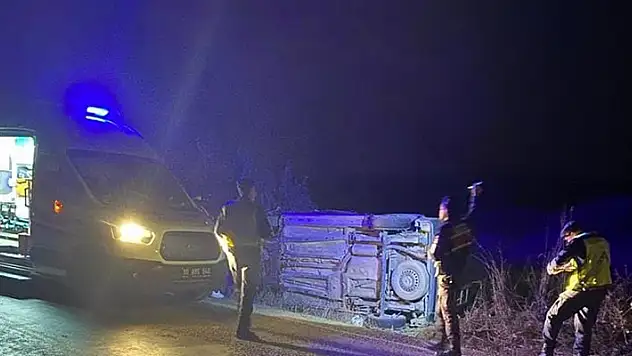 Balıkesir'de kamyonet traktöre çarptı: 1 ölü, 2 yaralı

