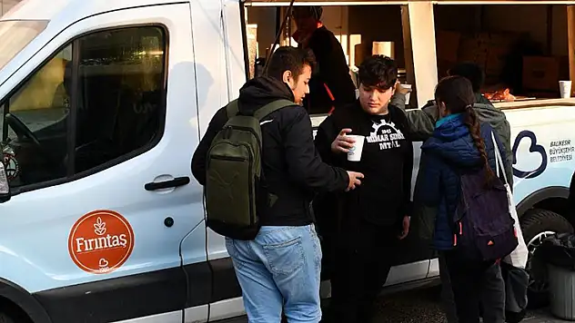 Balıkesir'de öğrenciler güne sıcak çorbayla başlıyor