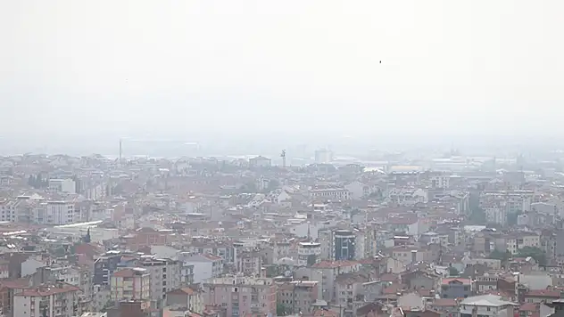 Balıkesir'de toz taşınımı etkili oldu

