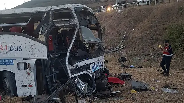 Balıkesir'deki otobüs kazasında can kaybı yükseldi: 15 ölü, 17 yaralı