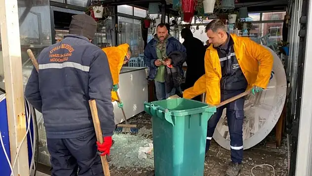 Balıkesir'de kuvvetli fırtına ve yağış etkili oldu
