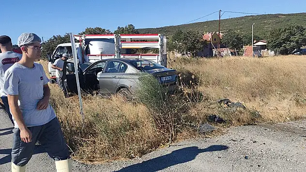 Balıkesir'de trafik kazası: 3 yaralı