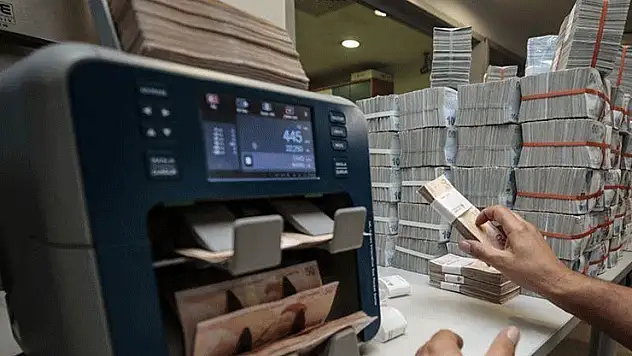 Bankalar, tüketici kredilerinde emekli maaşına bloke koyabilecek