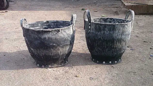 Banyodaki kömür kovası 2 kadını zehirledi