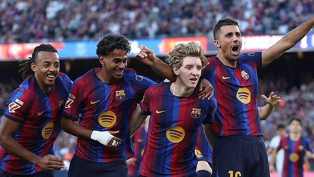 Barcelona ve Manchester City kayıpsız zirvede