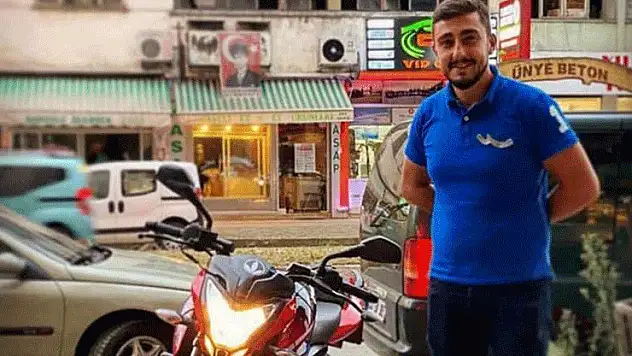 Bariyerlere çarpan motosikletin sürücüsü öldü