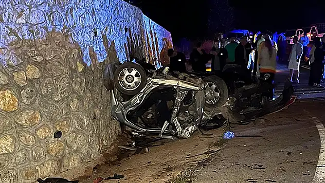Bartın'da 2 otomobil çarpıştı 3 kişi öldü, 2 kişi yaralandı
