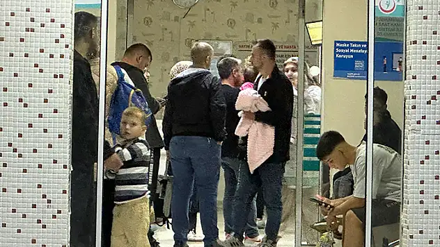 Bartın'da 10'u öğrenci 18 kişi zehirlenme şüphesiyle hastaneye kaldırıldı

