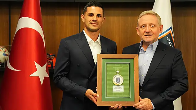 Başakşehir, Danijel Aleksic'i ağırladı
