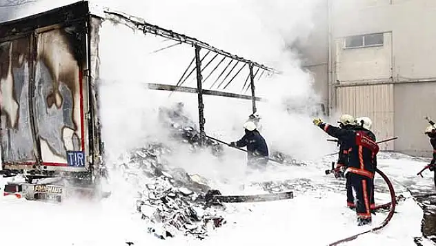 Başakşehir'de fabrika yangını