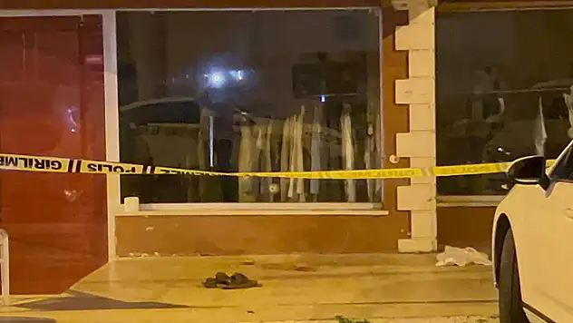 Başakşehir'de kuru temizleme dükkanına silahlı saldırı: 1 yaralı
