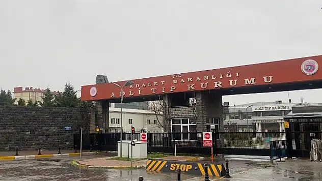 Başakşehir'deki kazada ölen 4 kişinin cenazesi Adli Tıp Kurumundan alındı

