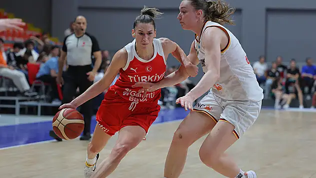 BAŞARIYA ODAKLANDIK
