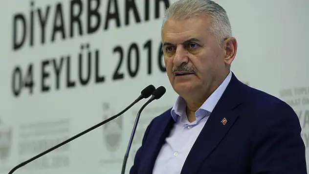 Başbakan açıkladı : Terör örgütüyle ilişkili bütün öğretmenler açığa alınacak