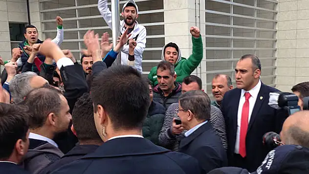 Başbakan Ahmet Davutoğlu'nu Konya'dan Nalçacılılar uğurladı