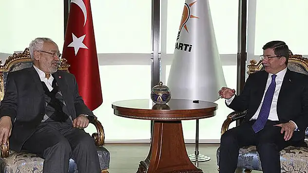 Başbakan Davutoğlu Gannuşi ile görüştü