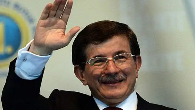 Başbakan Davutoğlu İstanbul'a gitti