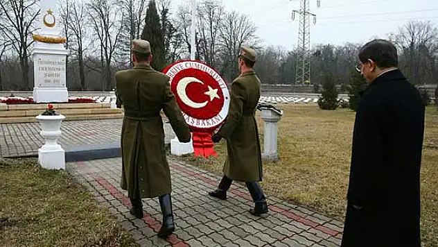 Başbakan Davutoğlu, Macaristan'da