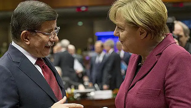Başbakan Davutoğlu Merkel ile görüştü