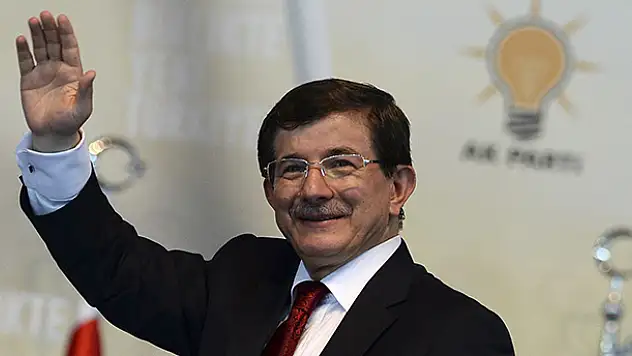 Başbakan Davutoğlu'ndan ilk yorum