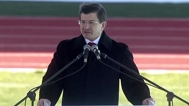 Başbakan Davutoğlu, şehitlerin huzurunda söz verdi