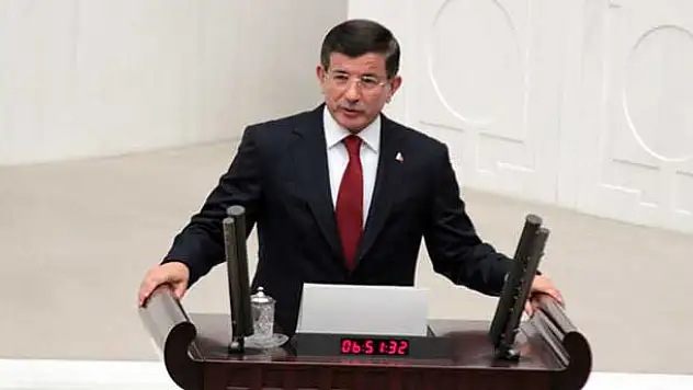 Başbakan Davutoğlu yemin etti