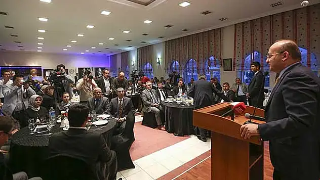 Başbakan Yardımcısı Akdoğan