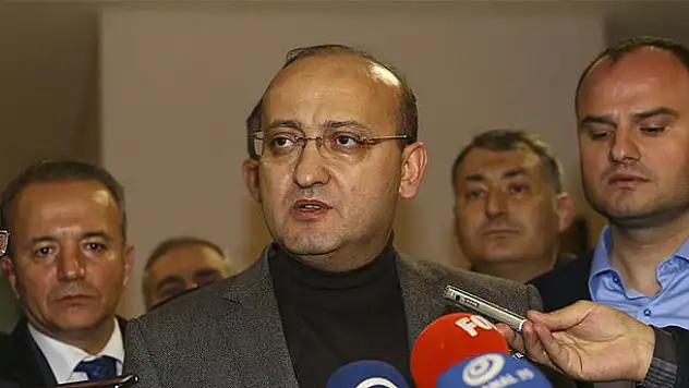 Başbakan Yardımcısı Akdoğan: Terör örgütü dirileri istismar ettiği gibi ölüleri de istismar ediyor