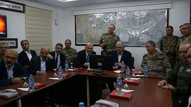 Başbakan Yıldırım, Lice'deki askerlerle sahur yaptı