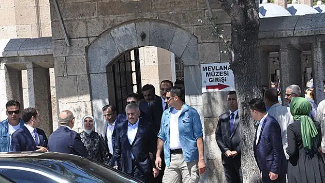 Başbakan Yıldırım Mevlana Müzesi'ni ziyaret etti