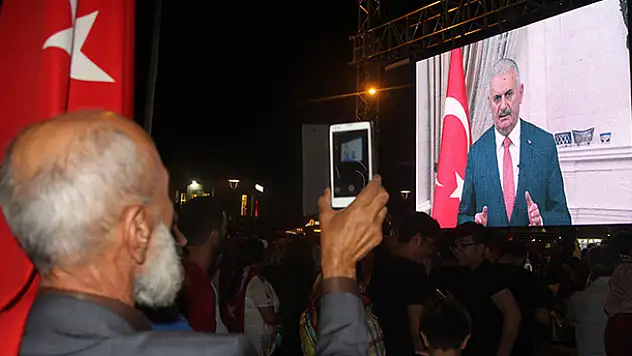 Başbakan Yıldırım meydanlara seslendi