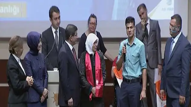 Başbakanın programında Kürt kökenli gencin sözleri damga vurdu