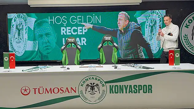 Basın mensuplarından Konyaspor yönetimine ve yeni teknik hocasına protesto
