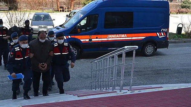 Başından vurulmuş bulunan genç kızın soruşturmasında 3 şüpheli adliyeye sevk edildi