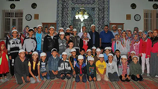 Başkan Akkaya çocuklarla sabah namazında buluştu