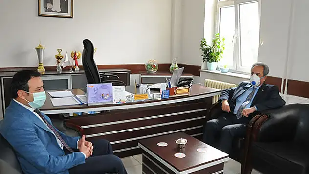 Başkan Akkaya'dan sağlık çalışanlarına teşekkür ziyareti