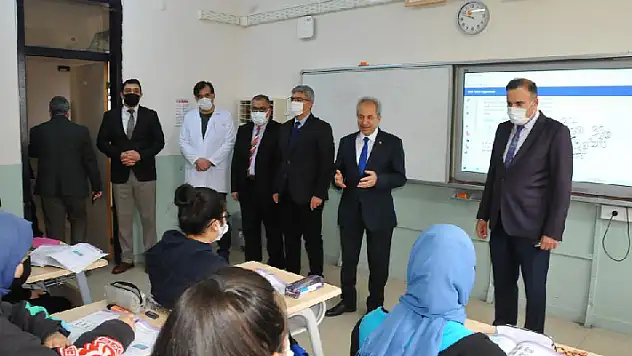 Başkan Akkaya Fen Lisesi öğrencileri ile buluştu
