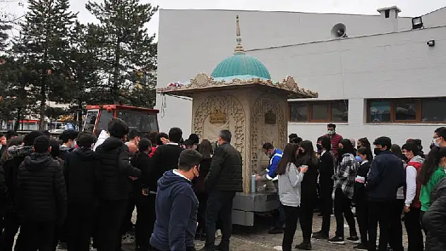 Başkan Akkaya gençlerle buluşmayı sürdürüyor
