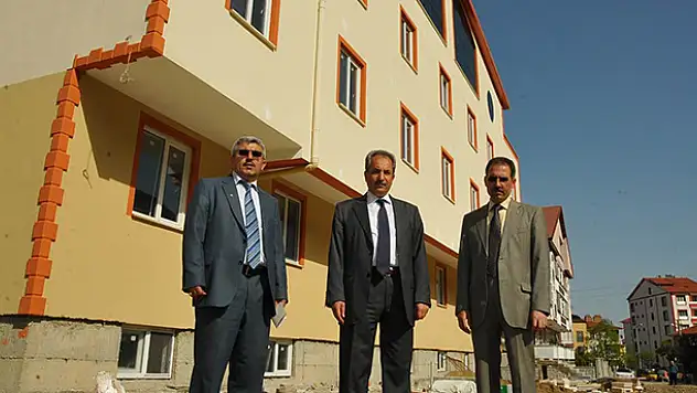 Başkan Akkaya Hafızlık Kız Kuran Kursu inşaatını gezdi