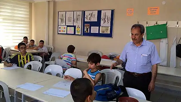 Başkan Akkaya Komek Yaz Kurslarını Ziyaret Etti