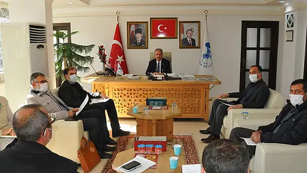 Başkan Akkaya muhtarları bilgilendirdi