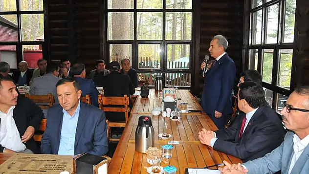Başkan Akkaya muhtarlarla istişare ve değerlendirme toplantısı yaptı
