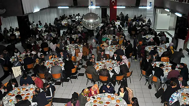 Başkan Akkaya Öğretmenlerle Yemekte Buluştu