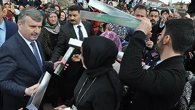 Başkan Akyürek, Akşehir'deki belediye yatırımlarını inceledi
