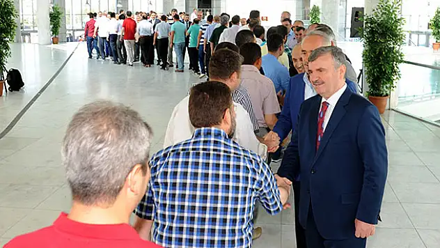 Başkan Akyürek belediye personeliyle bayramlaştı