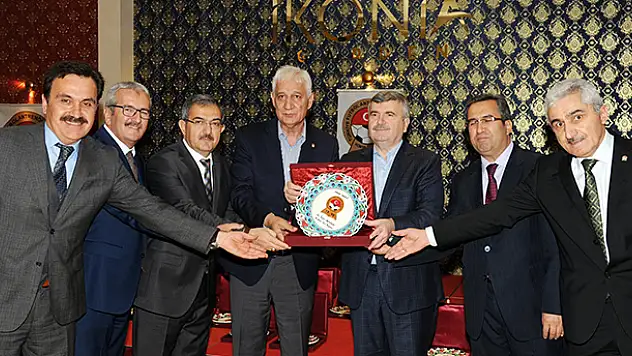 Başkan Akyürek'e 'Spora katkı' ödülü