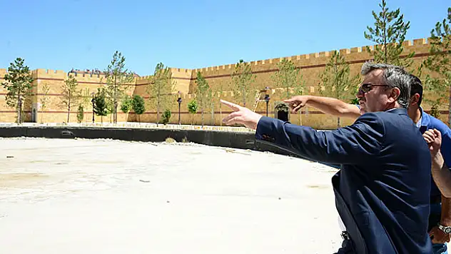 Başkan Akyürek Ecdad Parkı'nda İncelemelerde Bulundu