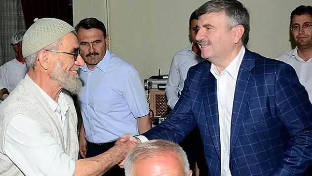 Başkan Akyürek, Huzurevi Sakinleri ve Çocuklarla İftar Yaptı