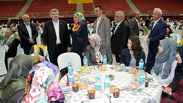 Başkan Akyürek, muhtarlarla iftarda buluştu